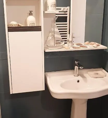 Estey T2 Centre Avec Apercu Bassin 아파트